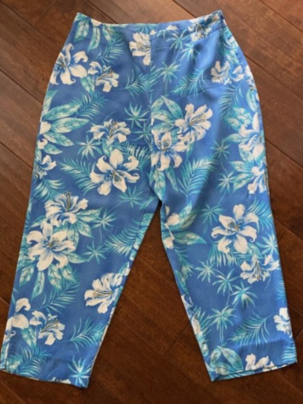 David Brooks Ladies Cropped Pants Tropical Blue Green Floral Size 8